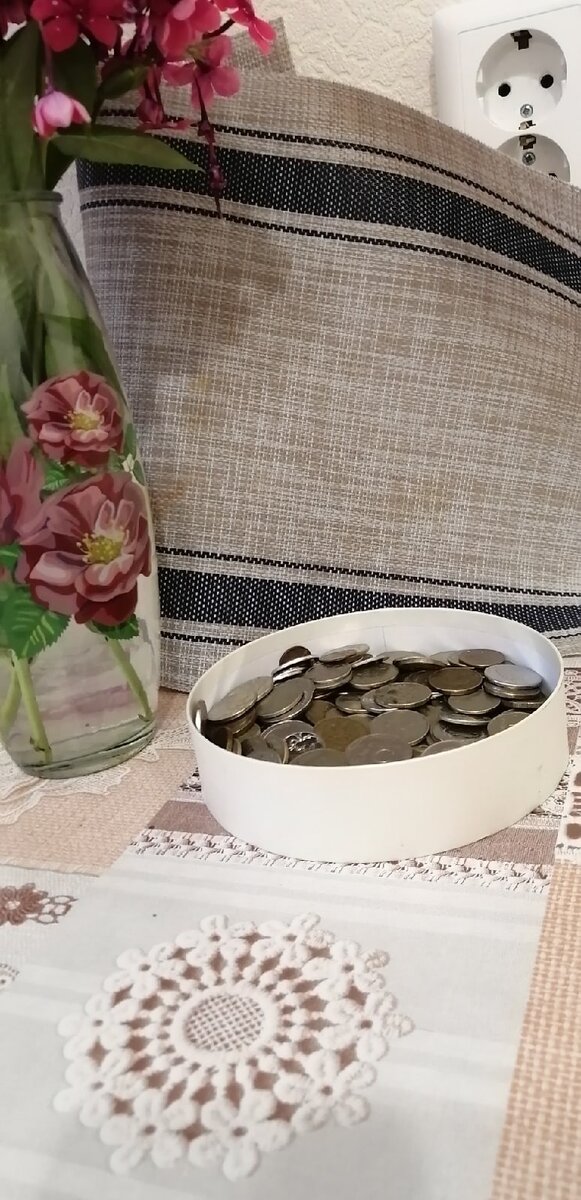 Легкие деньги как пришли так и уходят, надо уметь их добывать.