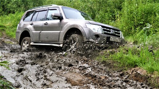 Лебедка выручит всегда Pajero 4 следом за Pajero 2