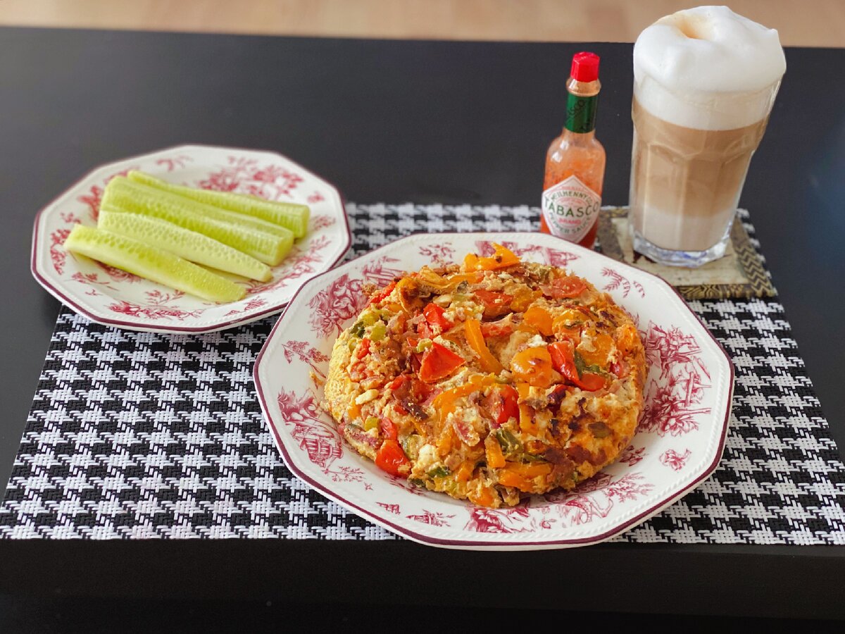 1. Омлет с овощами и сыром 