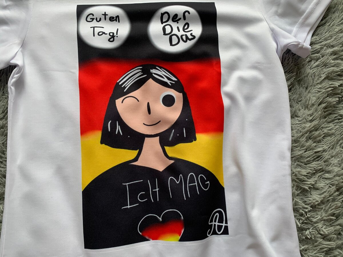 Футболка с моим изображением. Учитель немецкого языка глазами ученика