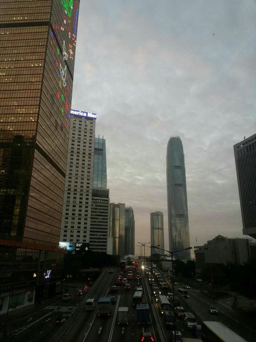 Вечер в Гонконге