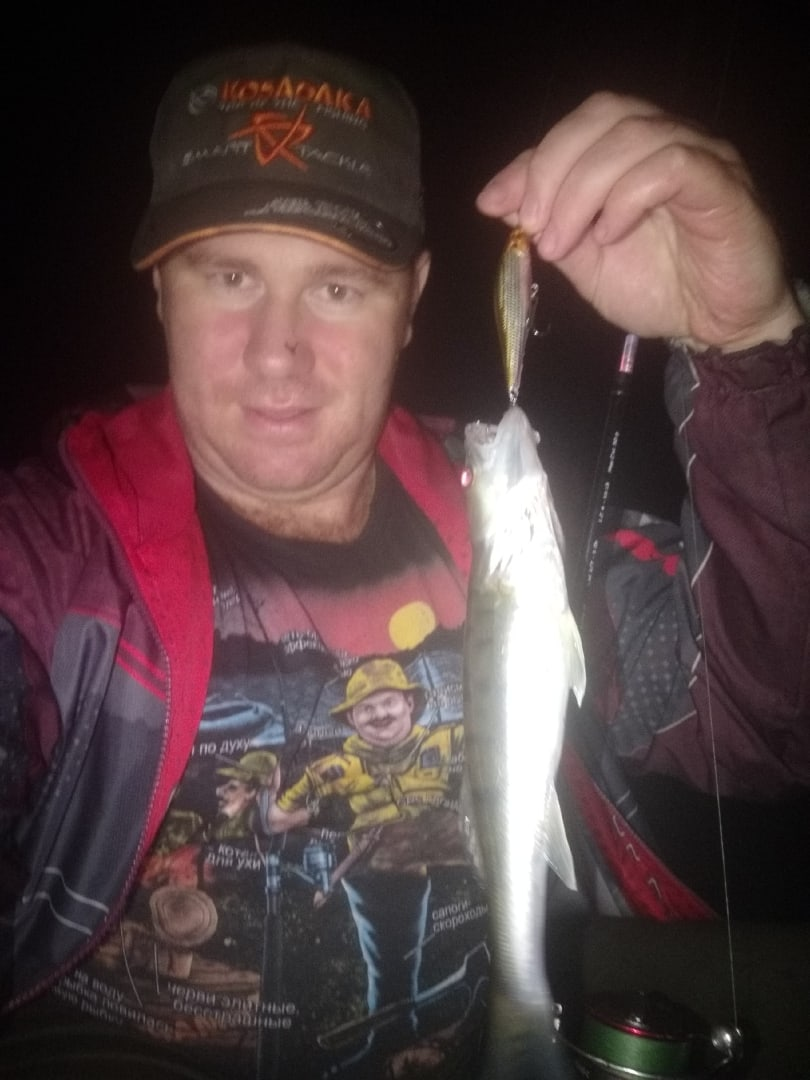 Фото с небольшим судачком, которого после фото я отпустил подрастать.