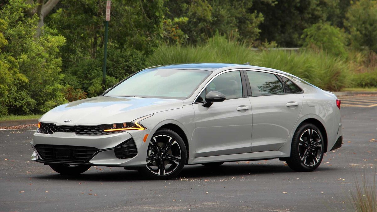 Kia k5 зеленая
