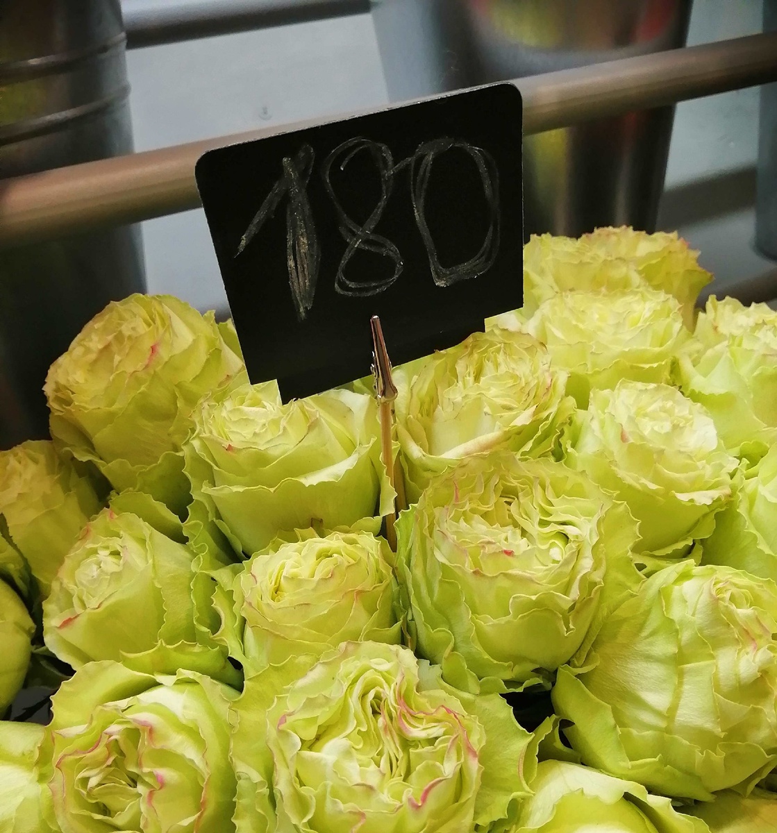 Вот такой ценник уже 1 февраля можно найти в магазине Ростова