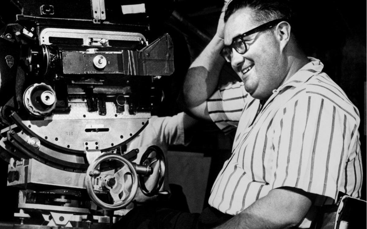 Недавно исполнилось сто лет с дня рождения Роберта Олдрича – одного из лучших жанровых режиссеров 50-60-х годов, которого французские критики из Cahiers du Cinema записали в авторы уровня Хичкока и Брессона и нежно прозвали «Большим Бобом». «Киномания» вспоминает главные работы создателя «Грязной дюжины».