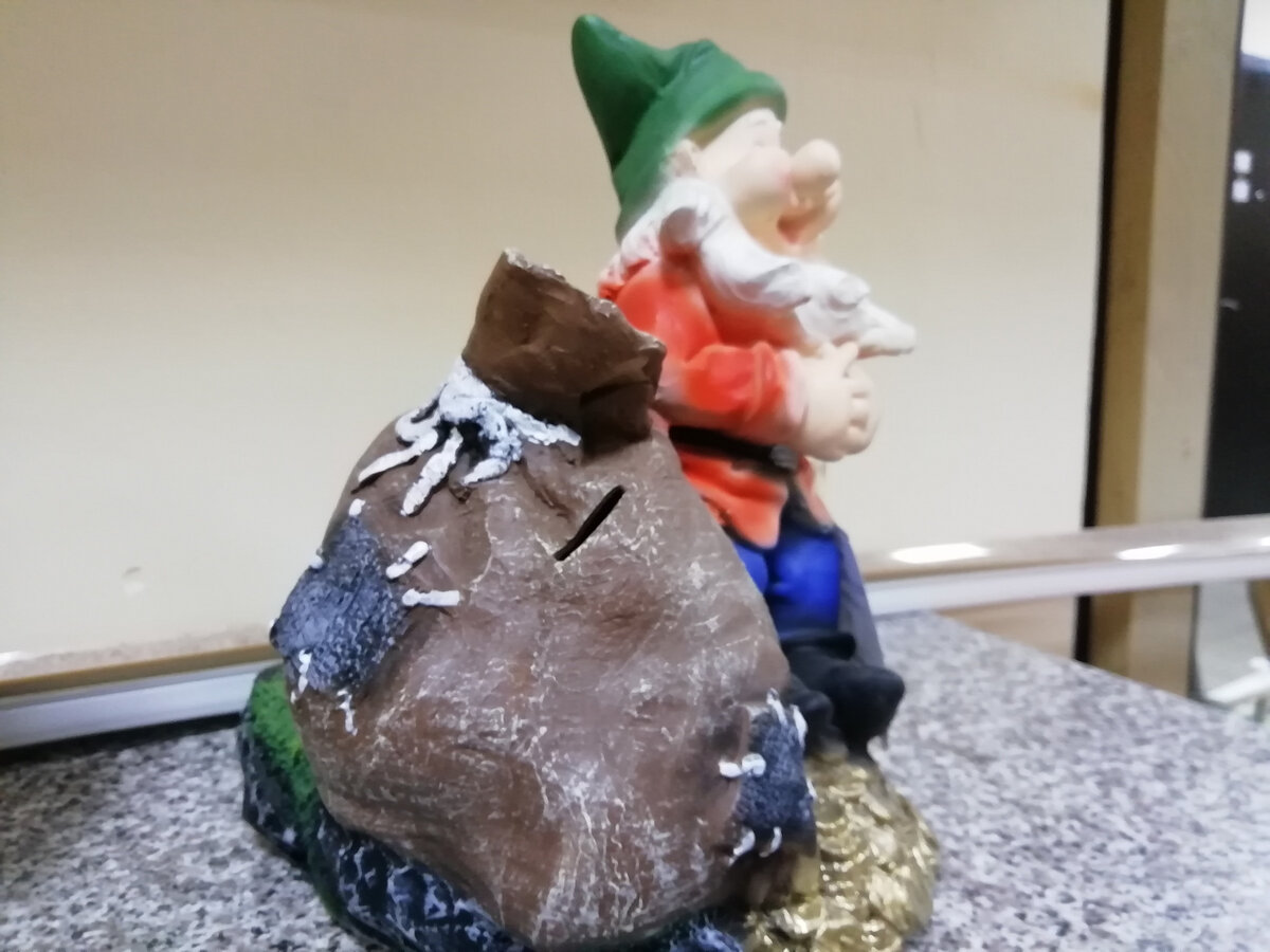 Это другая фигурка, но из той же серии. Фото сделано в магазине.