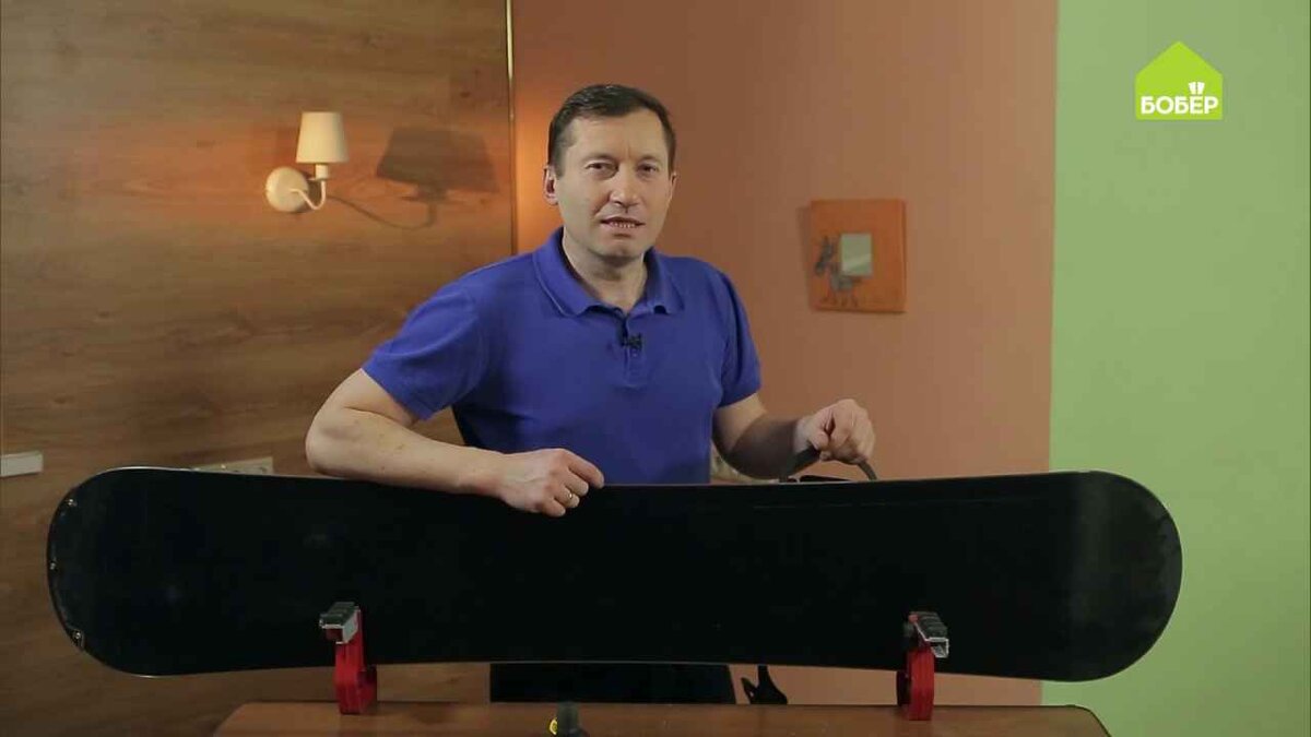 Если у вас нет такого инструмента, воспользуйтесь напильником.