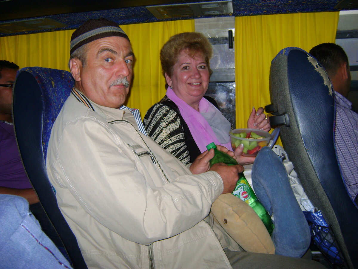 Перекус в транспорте - это святое. 