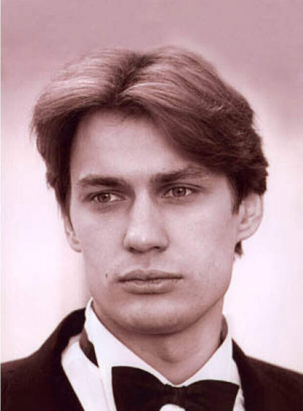 Александр в юности