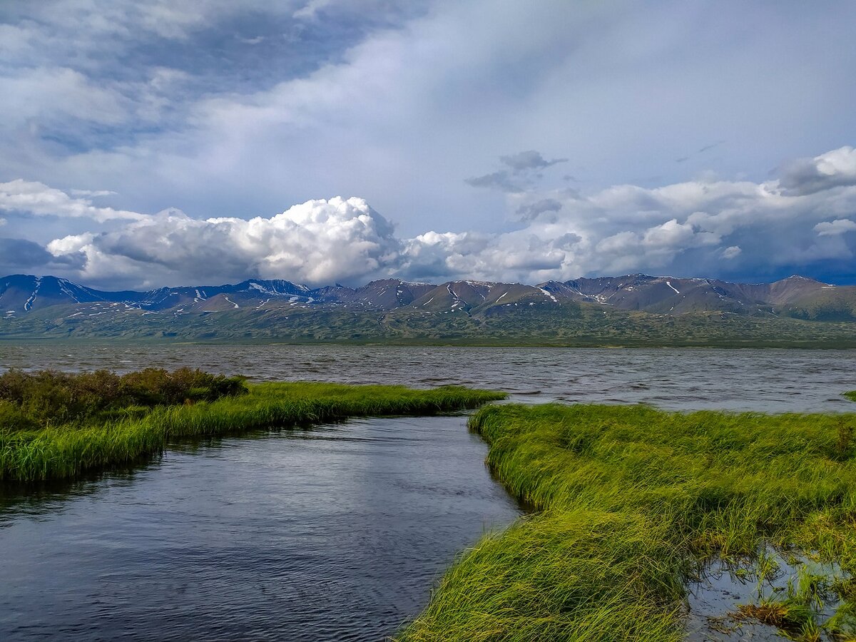 Озеро Джулукуль, ветер может менять свое направление на противоположное в течение часа. Фото Р. Воробьёв