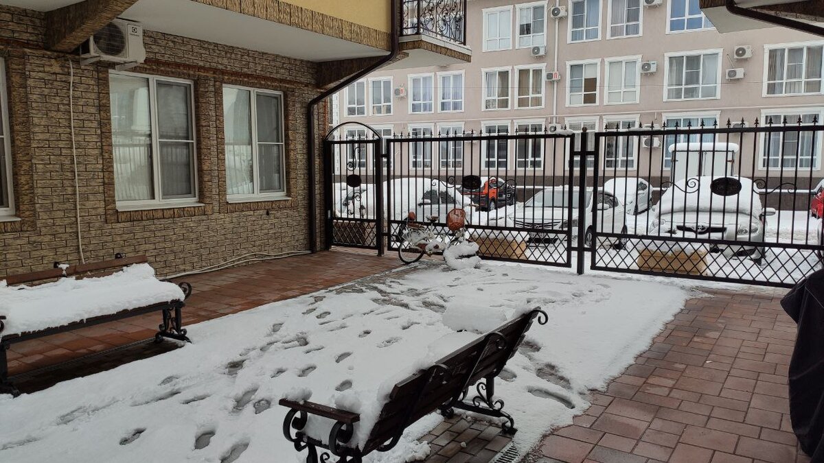 Вид во дворе съемной квартиры. Приятное место