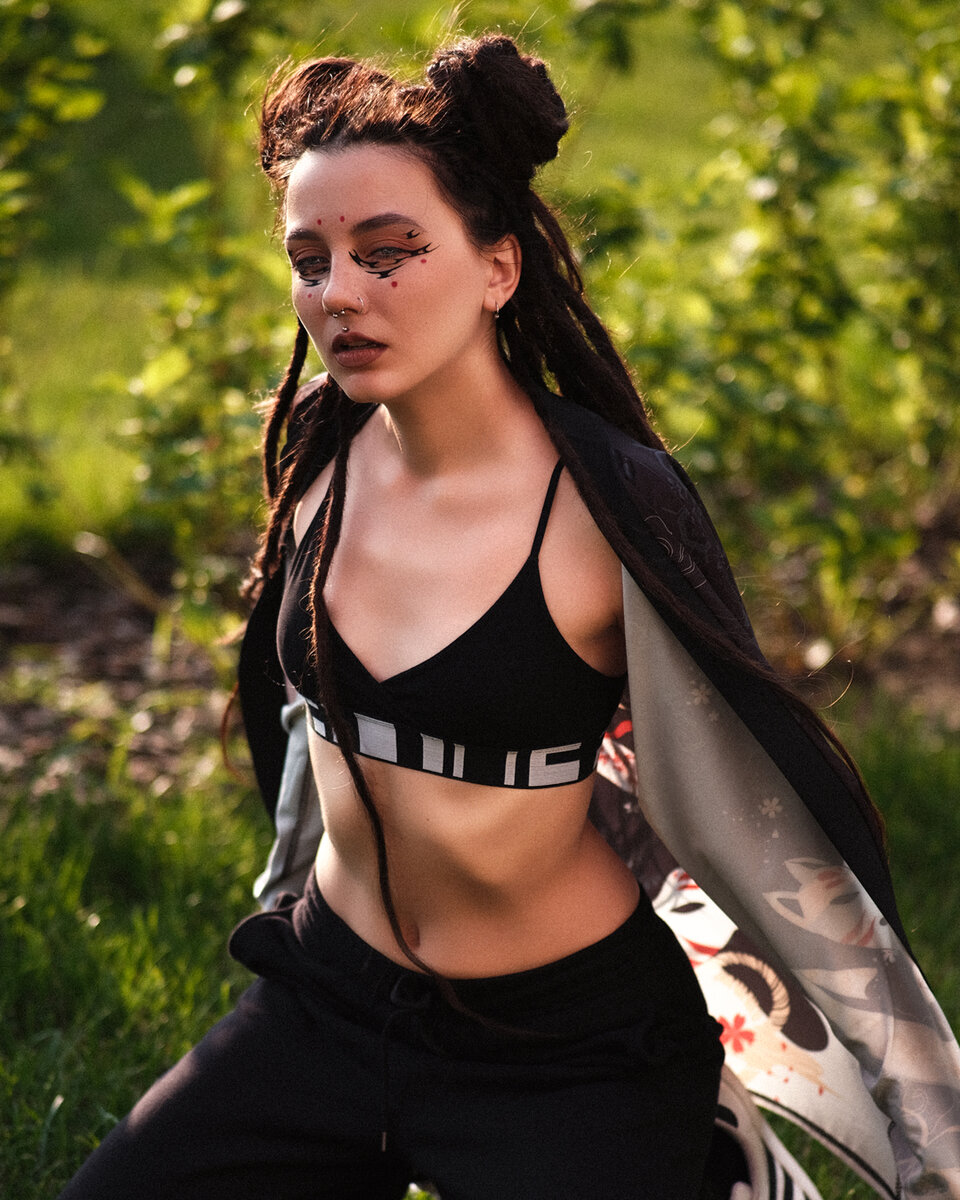 Фото автора. Эта фотосессия тоже проходила возле подъезда 