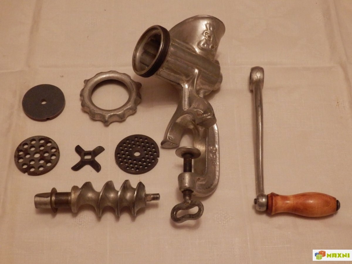 Мясорубка. Кто ж знал, что там еще и нож какой-то есть!:) Яндекс.Картинки