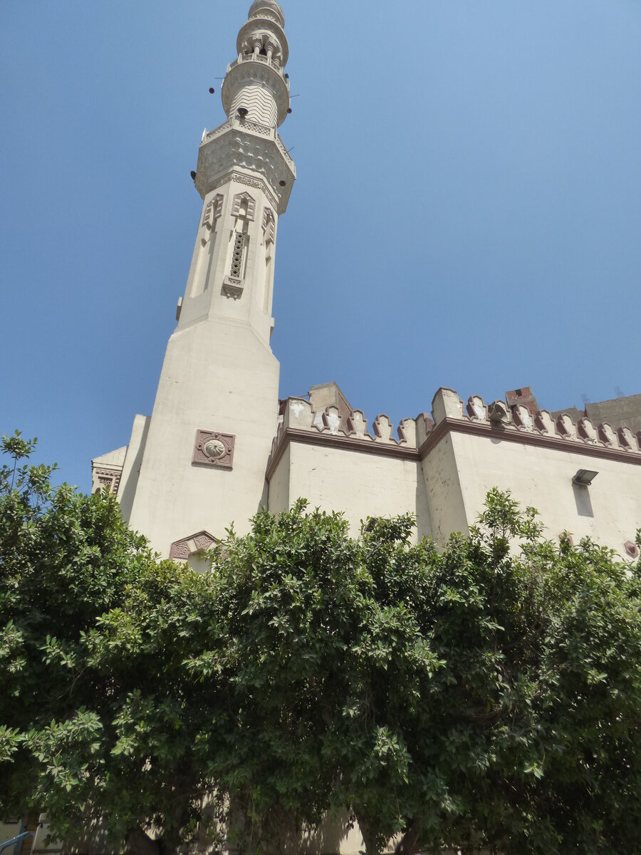 Fig. 1. Egypt, Cairo, Al Haram street, Masjid Nasr al-Din mosque on a beginning street point.