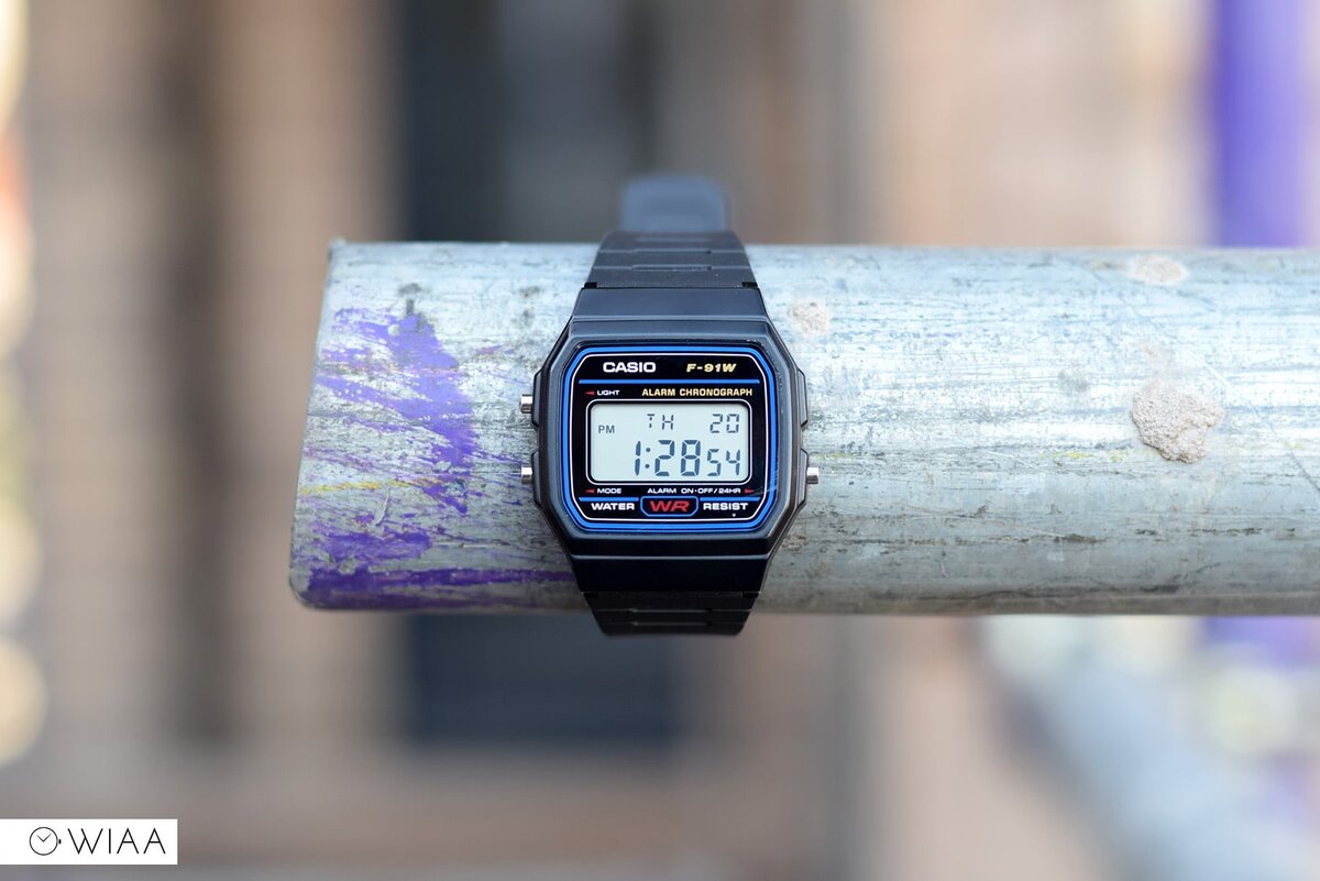 Классические Casio F-91W с пластиковым стеклом