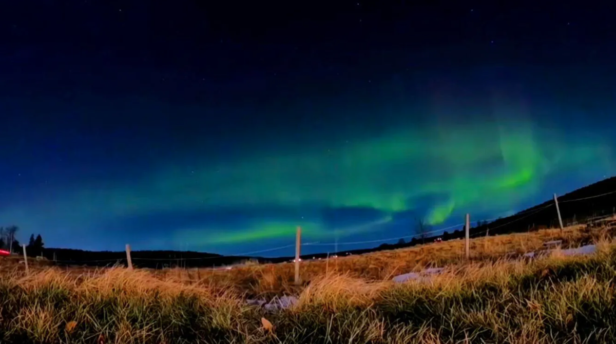 Полярное сияние над Швецией. Источник: Скриншот с видео YouTube-канала Zulqarnain Haider