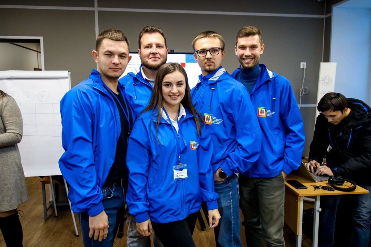 10 марта в Многофункциональном молодежном центре «Молодежь Оренбуржья» в рамках реализации проекта «Корпорация добра» состоится презентация сборника лучших практик по корпоративному волонтерству, реализованных на предприятиях Оренбургской области в 2021 году. 
В мероприятии примет участие директор департамента молодежной политики Оренбургской области Сергей Молчанов, руководители подразделений предприятий и организаций, отвечающие за развитие корпоративного волонтерства и лидеры корпоративных волонтёров.

В сборнике представлен успешный опыт и различные кейсы по развитию корпоративного волонтерства пятнадцати предприятий и организаций региона. По словам исполнительного директора Оренбургской областной молодежной общественной организации «Профи», руководителя Совета по корпоративному волонтерству в Оренбургской области Аллы Маер, цель печатного издания и его онлайн-версии – популяризация корпоративного волонтёрства, транслирование лучших практик, обобщение опыта компаний и лидеров этого направления.

Начало мероприятия в 15:00.

Место проведения: Многофункциональный молодежный центр «Молодежь Оренбуржья» (Шарлыкское ш., 1/2, мегамолл «Армада», 6 галерея).

С онлайн-версией сборника можно ознакомиться на сайте www.orenmolodej.ru