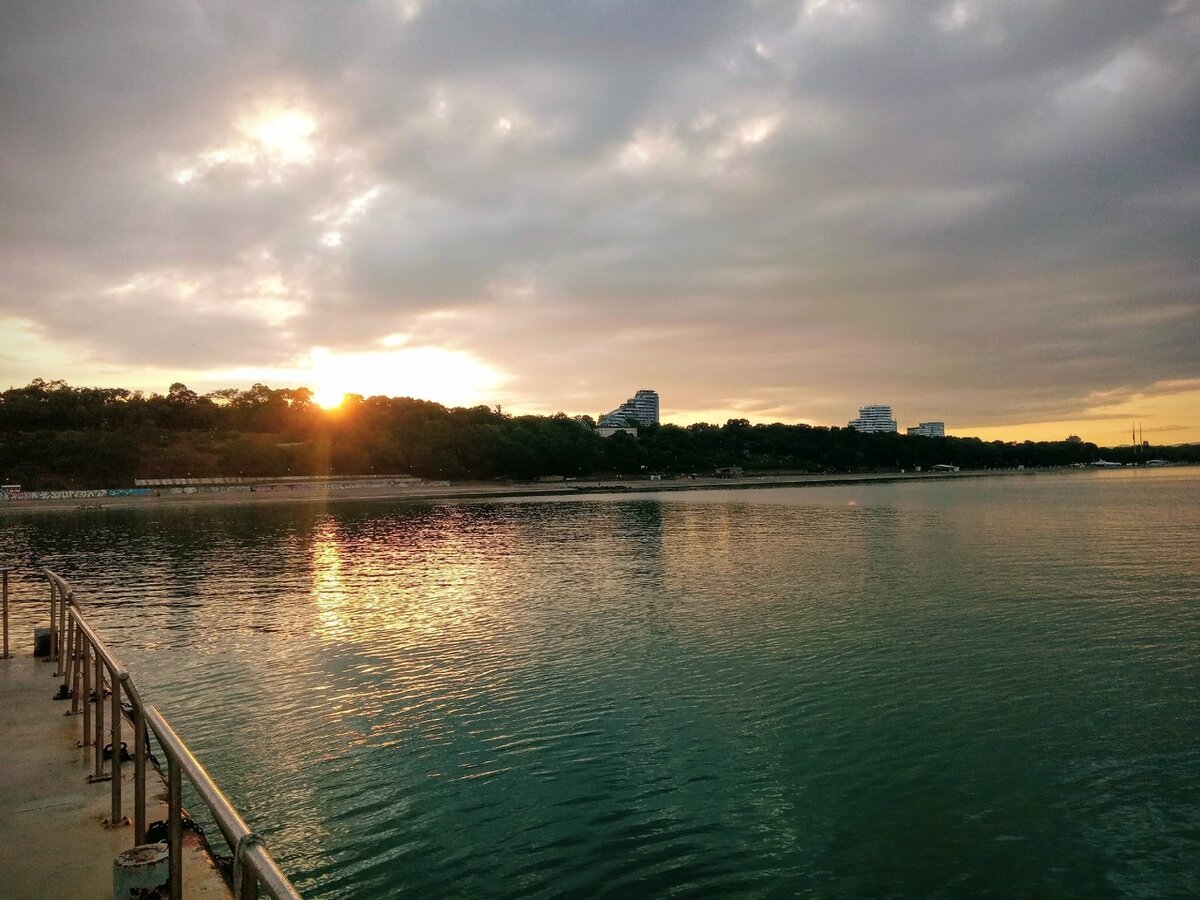 Просто очередное фото моря, так, для настроения.