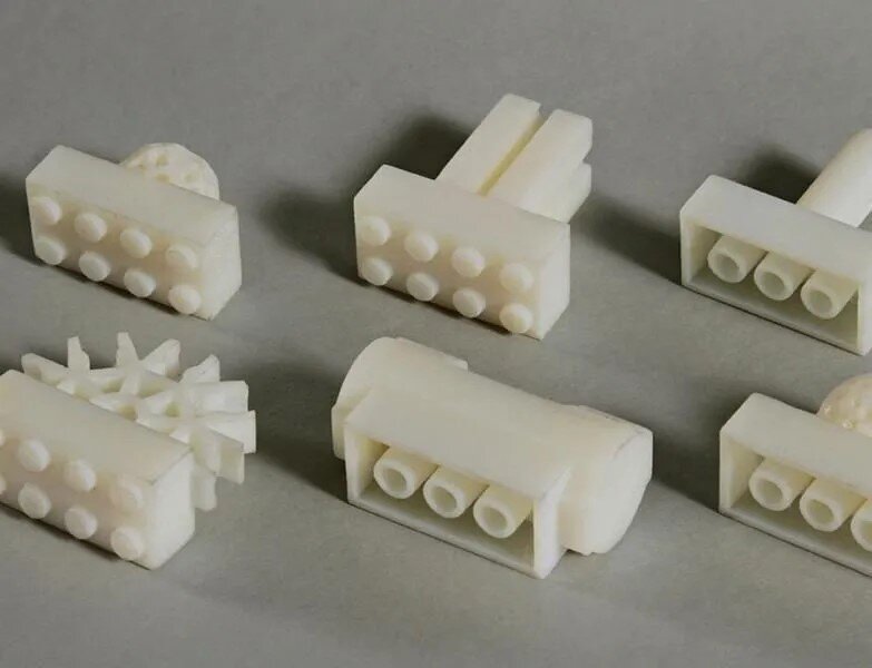Кубики LEGO, напечатанные на 3D-принтере