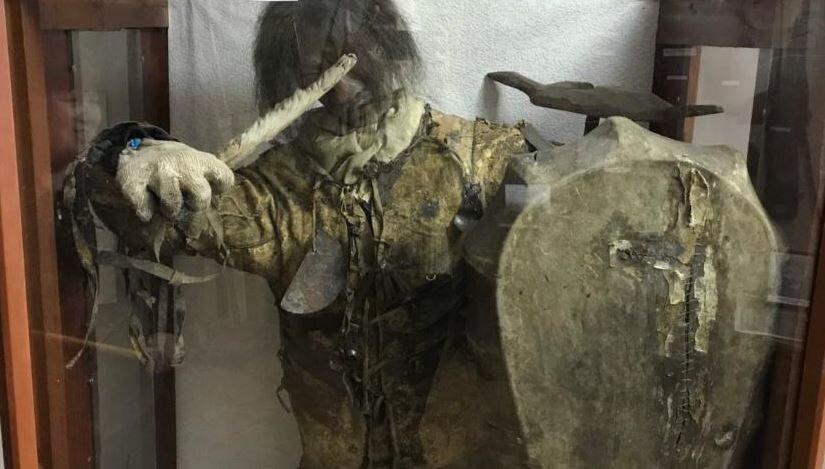 Это костюм шамана, найденного в Абыйском районе. 