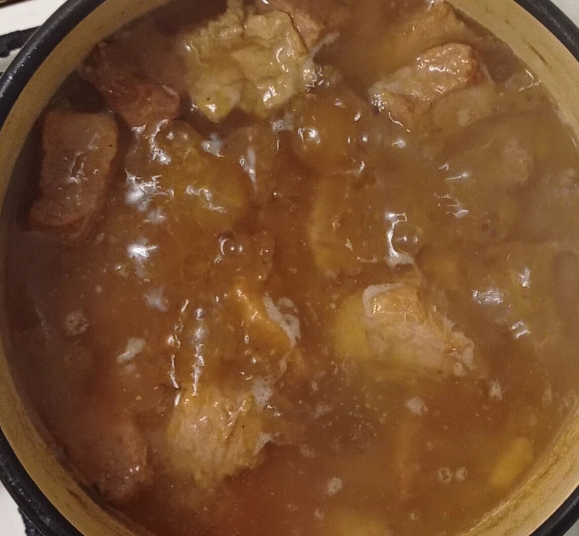 Полная кастрюлька с мясом на несколько дней. А гарнир к нему любой, свежеприготовленный Полная кастрюлька с мясом на несколько дней. А гарнир к нему любой, свежеприготовленный