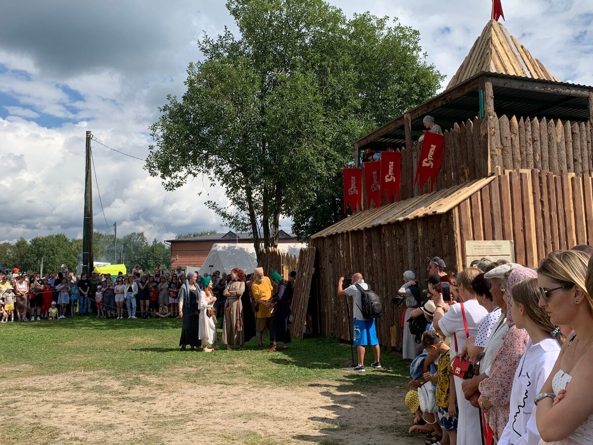 Стоим, изображаем мирную жизнь. 