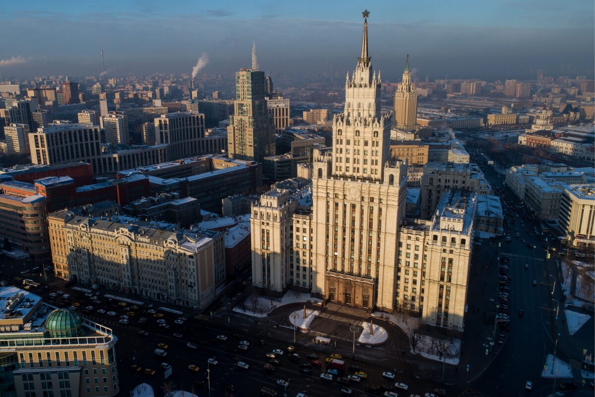 Городские легенды о сталинских высотках | Московские Новости | Дзен