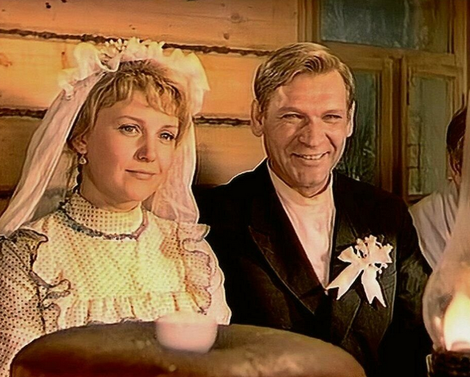 В начале 70-х годов советские зрители увидели многосерийный фильм-сагу под названием "Тени исчезают в полдень".-2