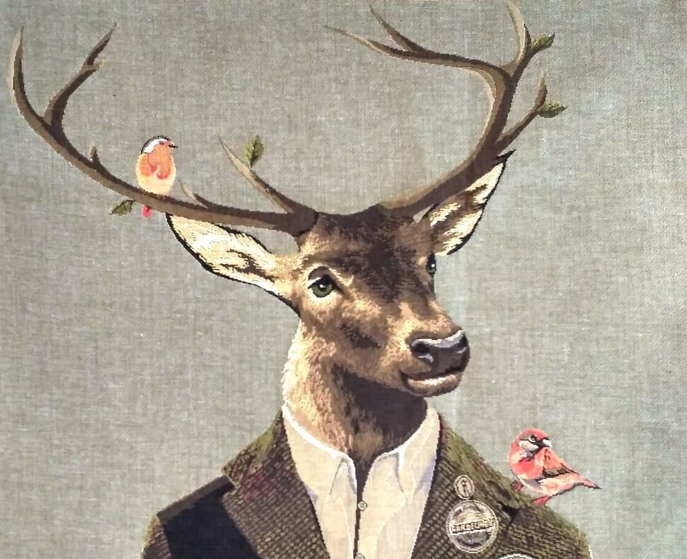 Картинки рогаты. Человек-олень. Мужик олень. Человек с рогами оленя.