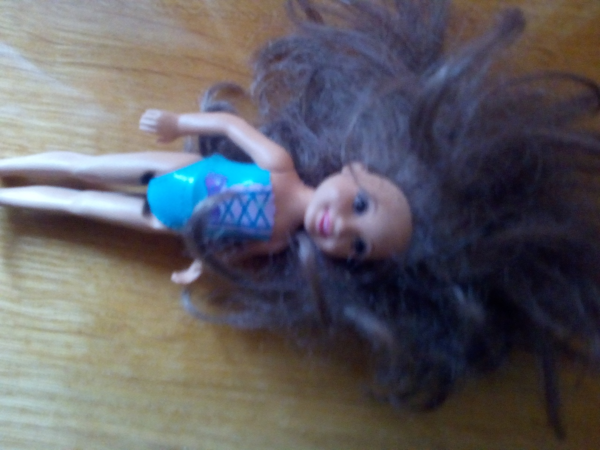 Кукла с "замочаленными" волосами.