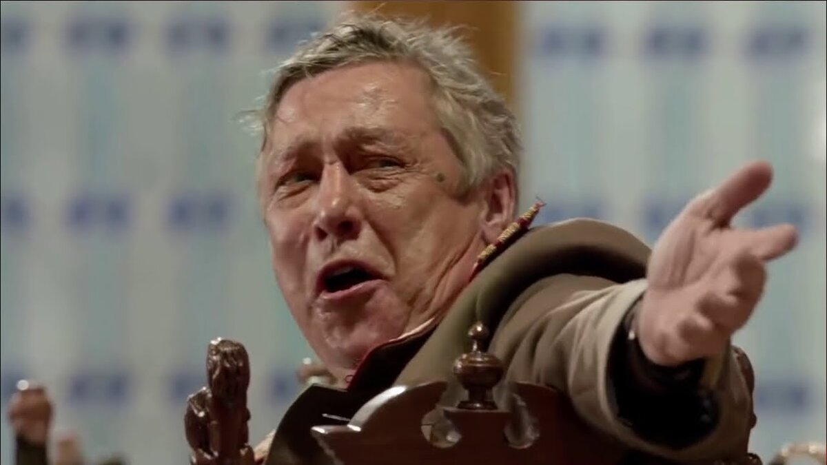 Бухой, обдолбанный в минуса, характерный актёришко, в любом фильме играющий самого себя, учудил очередную мерзопакость.