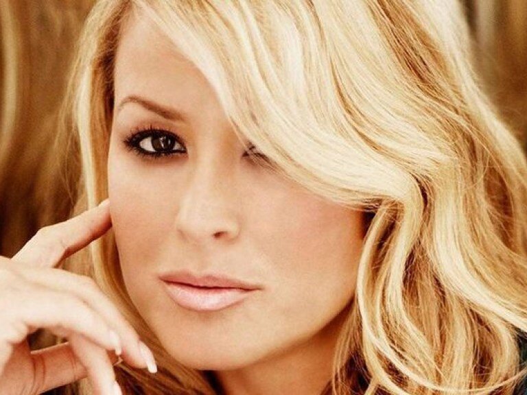 Анасте́йша Лин Ньюкёрк  (Anastacia Lyn Newkirk)