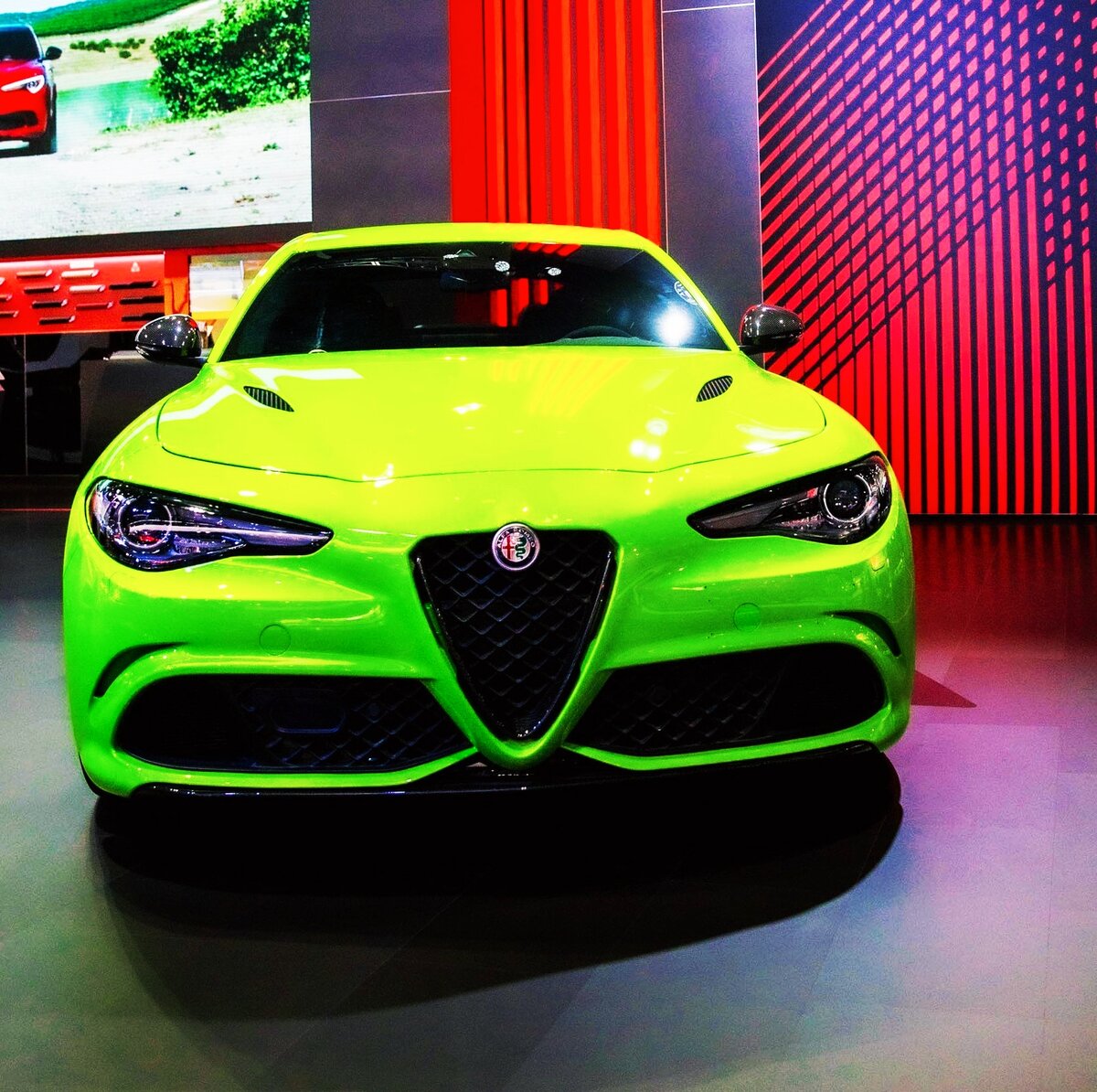 Alfa Romeo Giulia зеленая