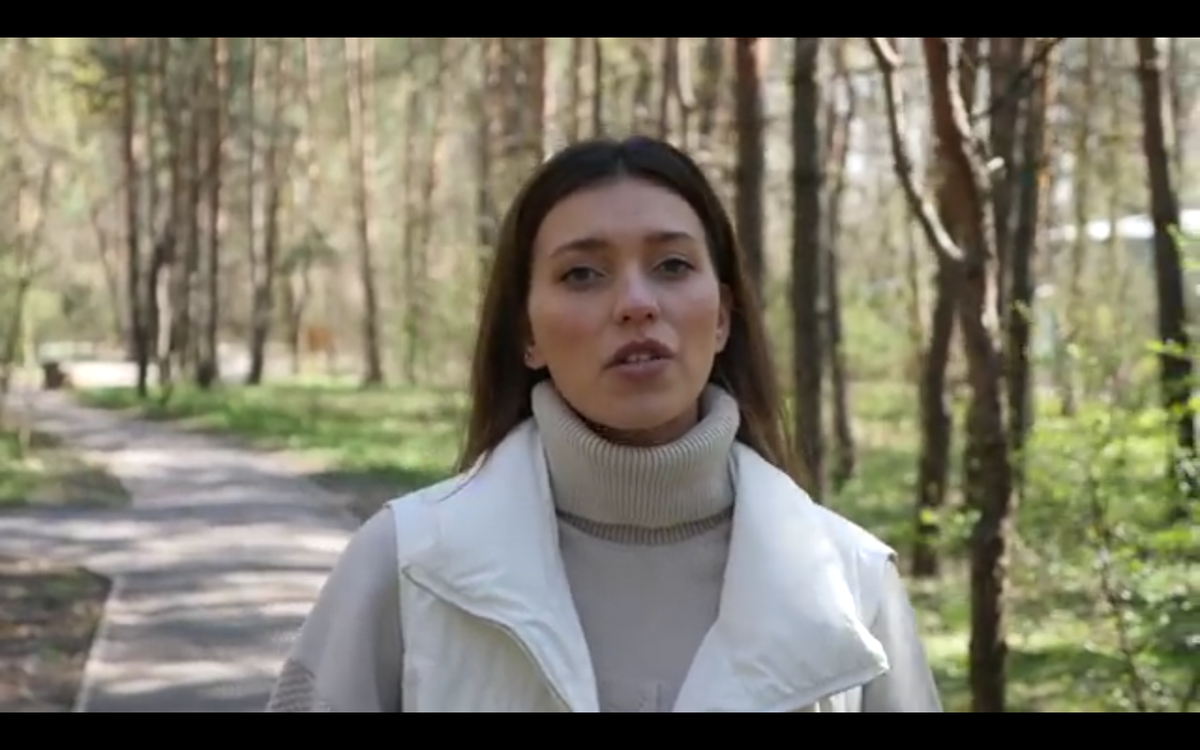 Регина в фильме "А что я сделала, чтобы помочь?" 