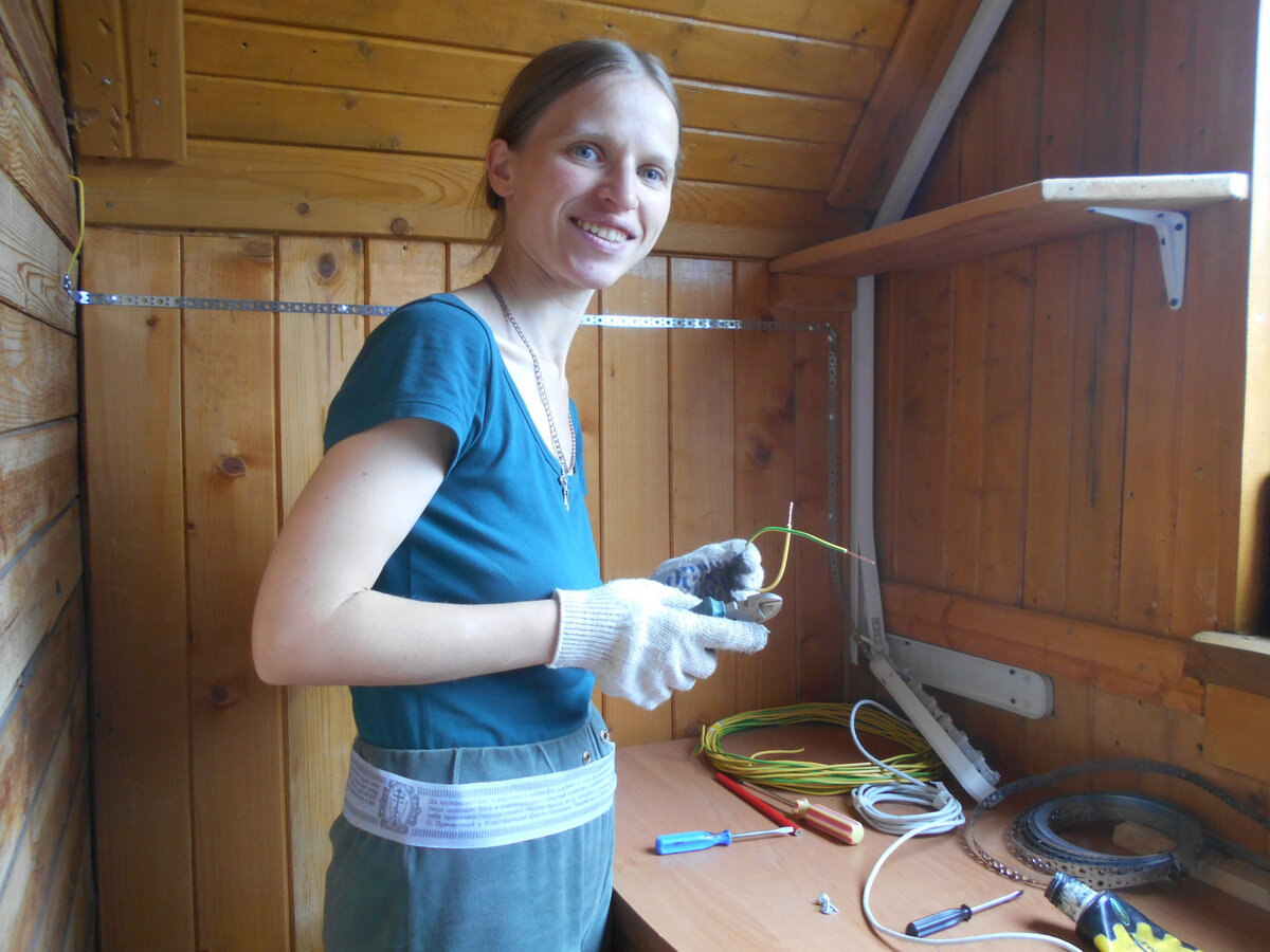 Решили мы на даче стать ближе к земле...