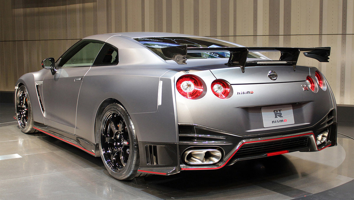 Nissan gt r r35 Rear