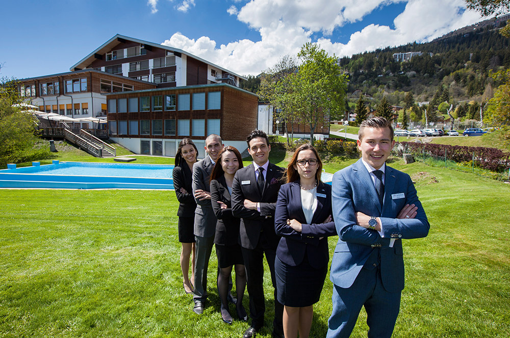 Roches. Швейцария les Roches. Школа Glion Швейцария. Les Roches International School of Hotel Management. Гостиничный бизнес Стефана Вебер в Швейцарии.