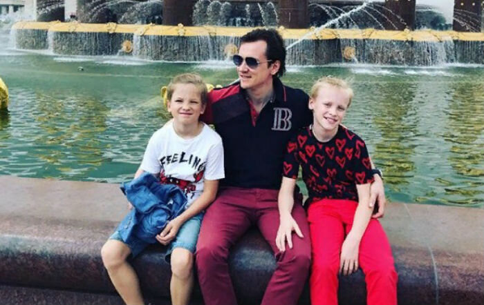 Максим и Константин с папой 