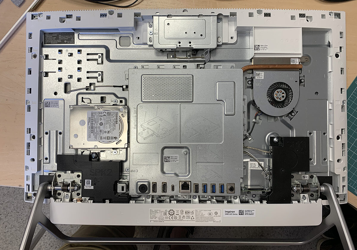 Ремонт моноблока москва. Dell Inspiron 5490. Inspiron 5490 dell нижняя крышка. Dell w21b моноблок. Разобранный моноблок.