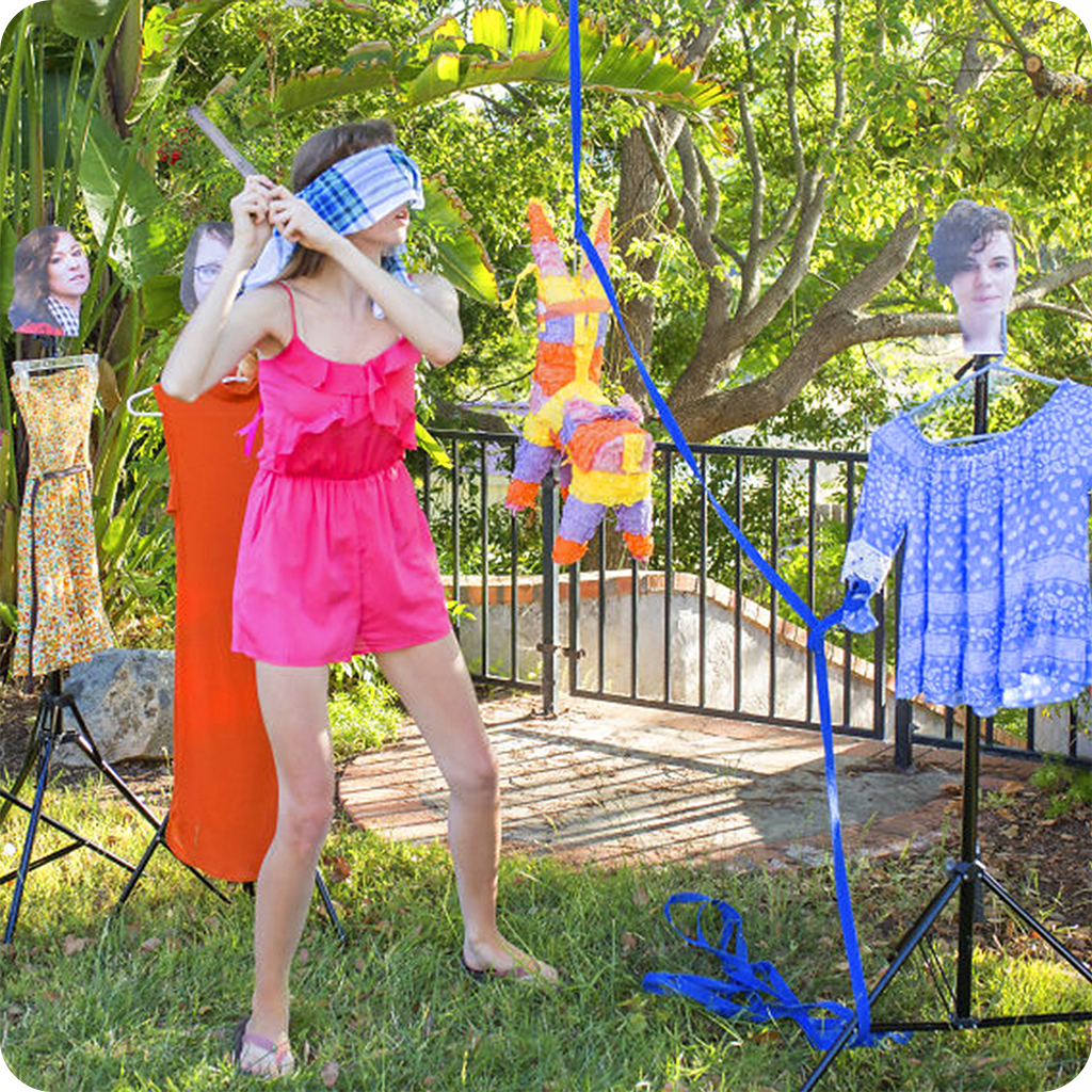 Как ответственный человек, я конечно же приготовила развлечения для своих гостей