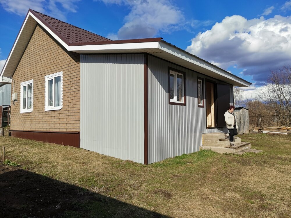 А такой домик стоит уже миллион. 