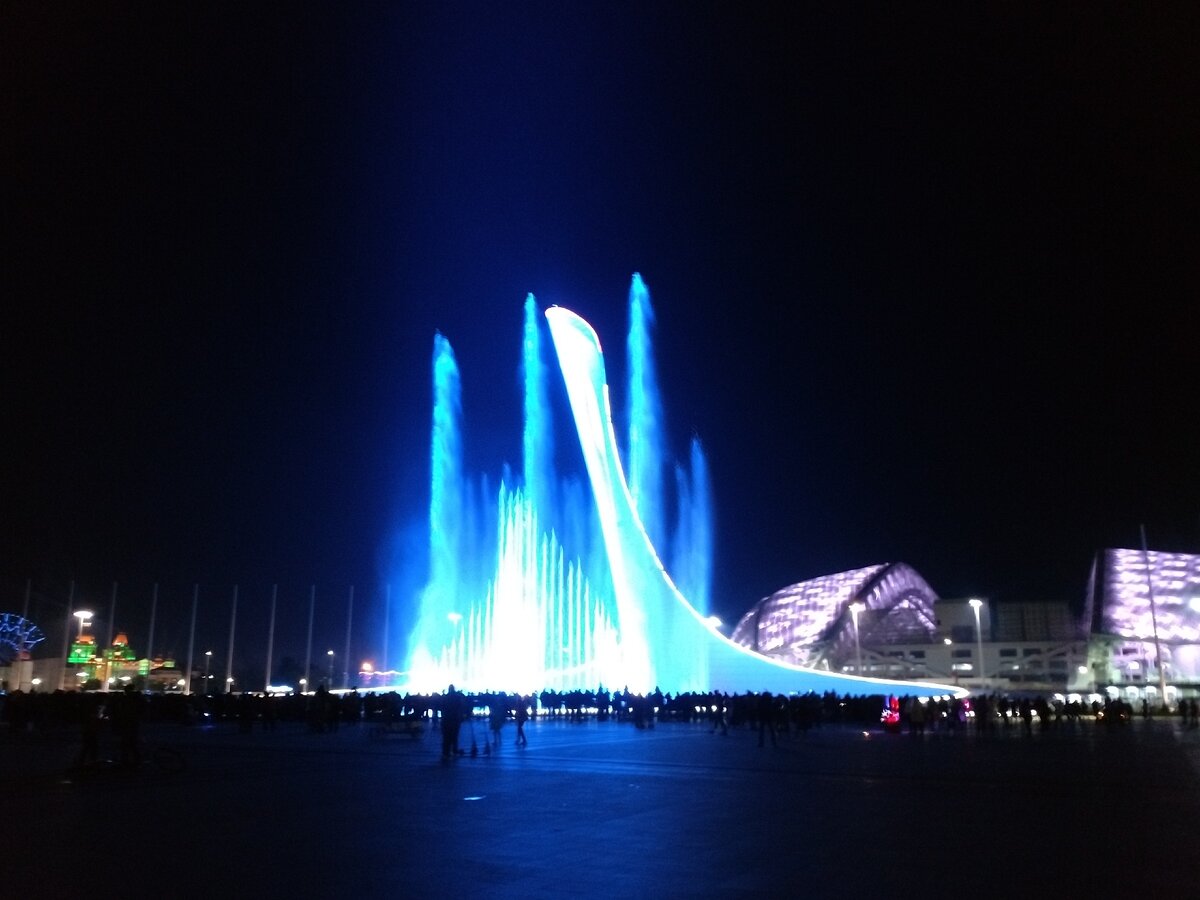 Шоу фонтанов отзывы. Бангкок шоу фонтанов. Рибера шоу фонтанов. Олимпийский парк фонтаны фото.