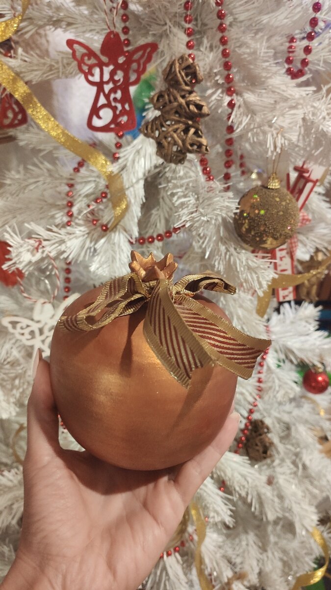 Вот такой гранат есть и у нас дома, подарили (фото автора)