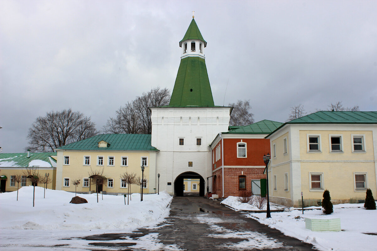 Спасская башня с восьмигранным шатром
