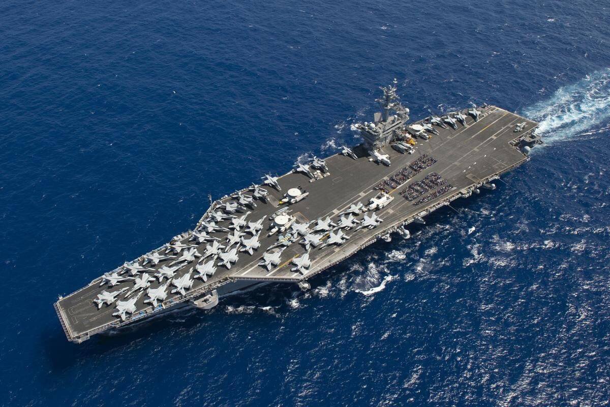 Авианосец типа "Нимиц" ВМС США