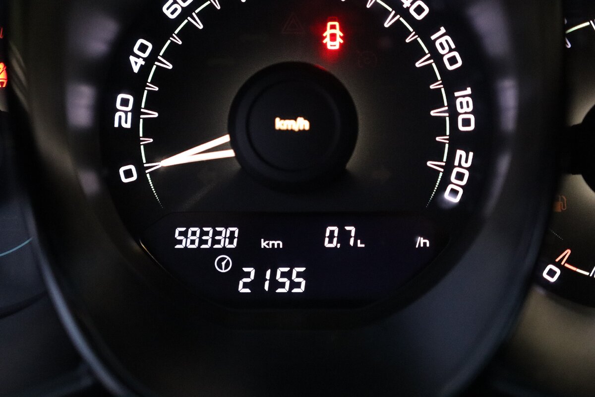 мгновенный расход топлива Lada Vesta  на холостых оборотах