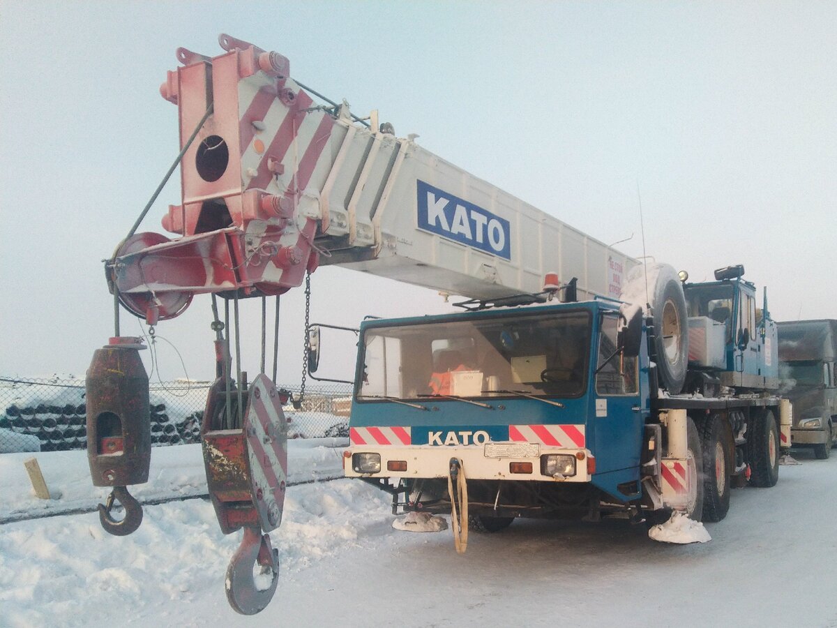 В январские праздники часть вахтовиков уехала домой. Техника простаивает