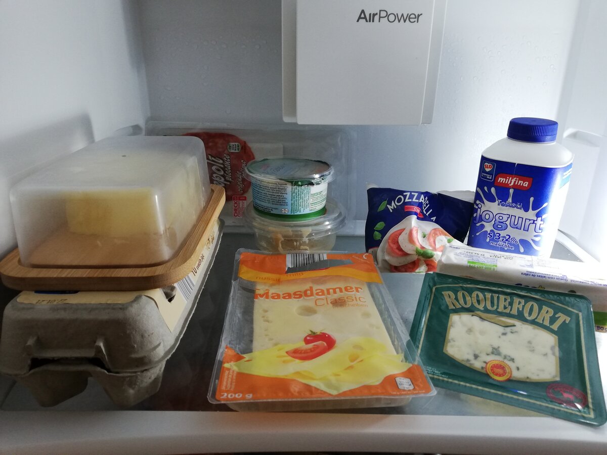 Храните на верхней полке холодильника скоропортящиеся продукты