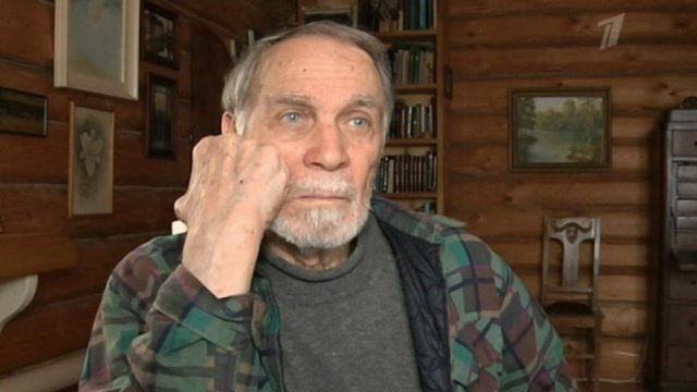 Советский и российский актёр театра и кино, Заслуженный артист РСФСР, Народный артист РСФСР, почётный гражданин Мурома, участник Великой Отечественной войны.