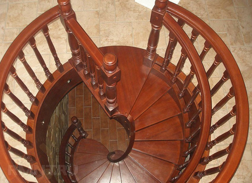 Как построить винтовую лестницу – устройство спиральной конструкции между этажами дома